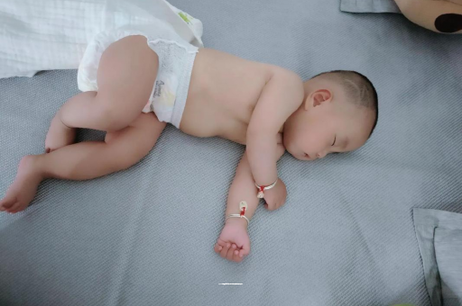 绥化三个月宝宝抬头不稳